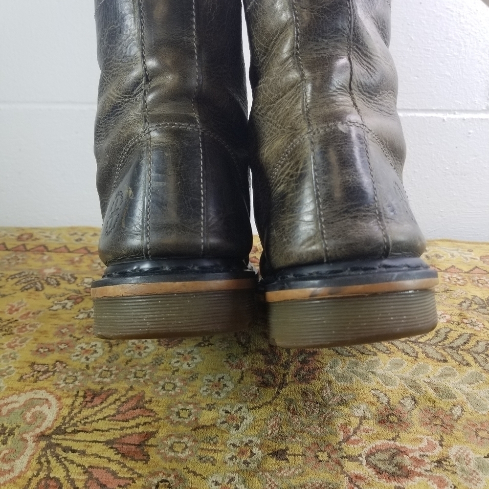 Dr Martens Pier distressed leather mens boots - Picture 9 of 14